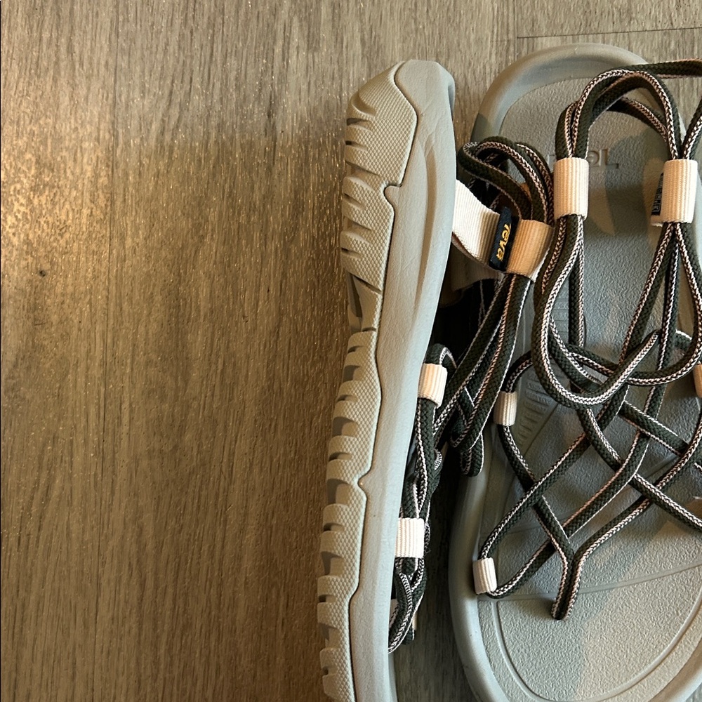 Teva Women's Sandals - green Very comfortable. - Picture 6 of 9